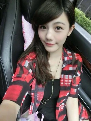 坞伶羽