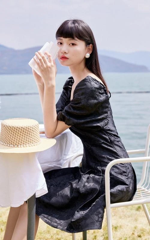 寒石也白头