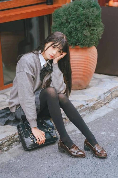 纯纯好色的淳色