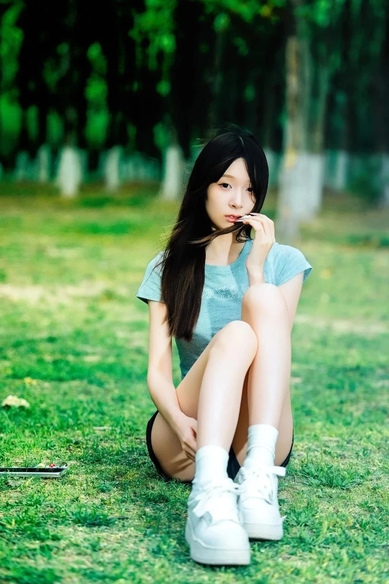 黄色的小板凳